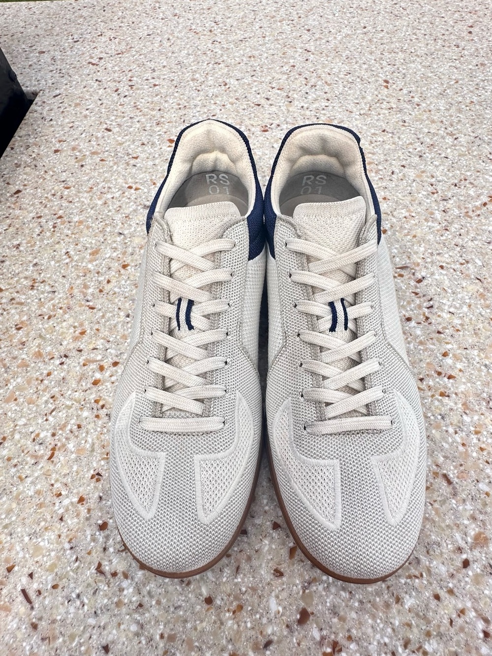 Rothy's RS01 casual men's sneakers Sz 8.5